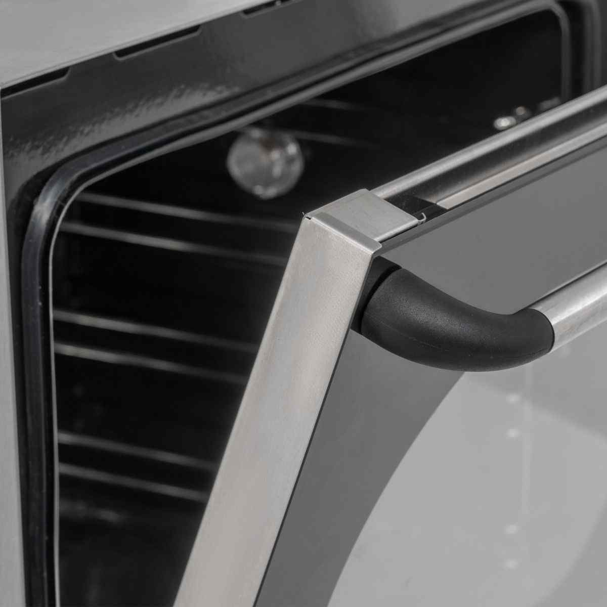 Blizzard 2670W Glass Door Convection Oven (BCO1) – compact twin-fan baking oven for UK restaurants & catering kitchens